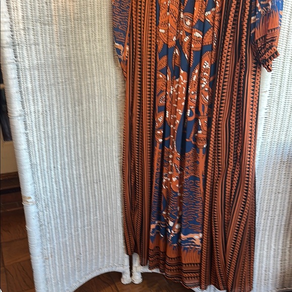 Elegant Orange and Blue Patterned Dress - Picture 6 of 6